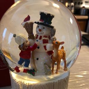 Snow globe and ornament